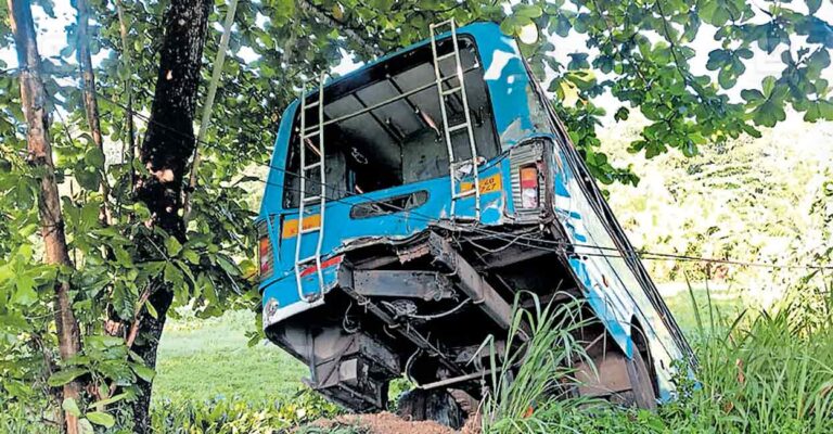 1760327309_bus-accident.jpg