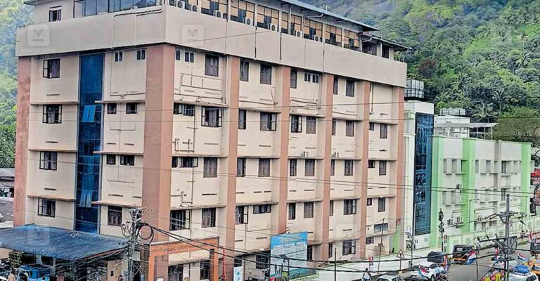 adimali-taluk-hospital-1.jpg