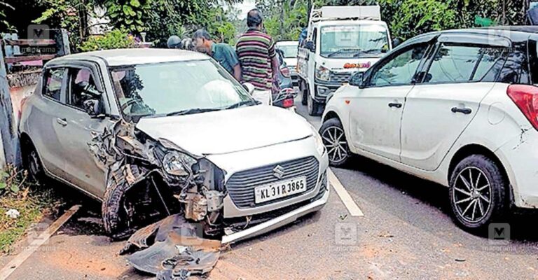 alappuzha-car-accident.jpg