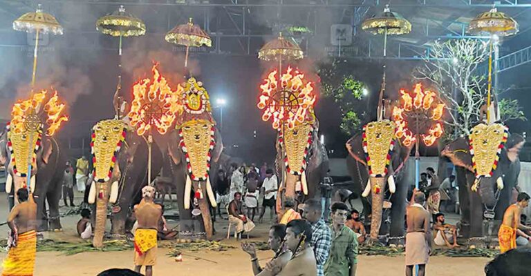 alappuzha-thuravoor-maha-temple-festival.jpg