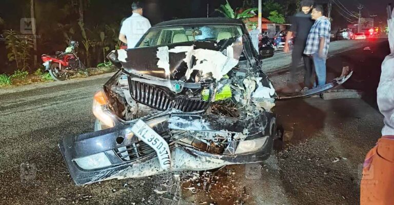 car-accident-on-ettumanoor-bypass-road.jpg