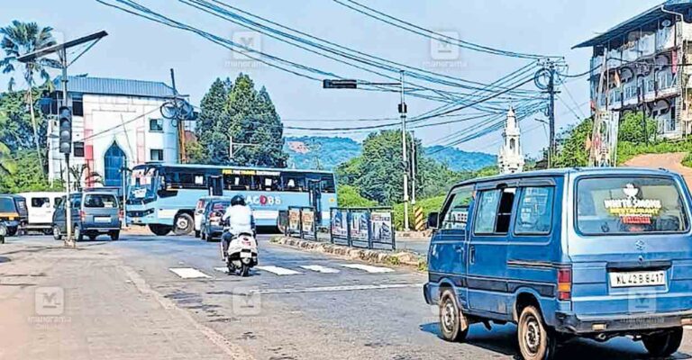 kannur-iritty-divider-barricades.jpg