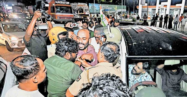 kannur-youth-congress-protest-caltex-junction.jpg