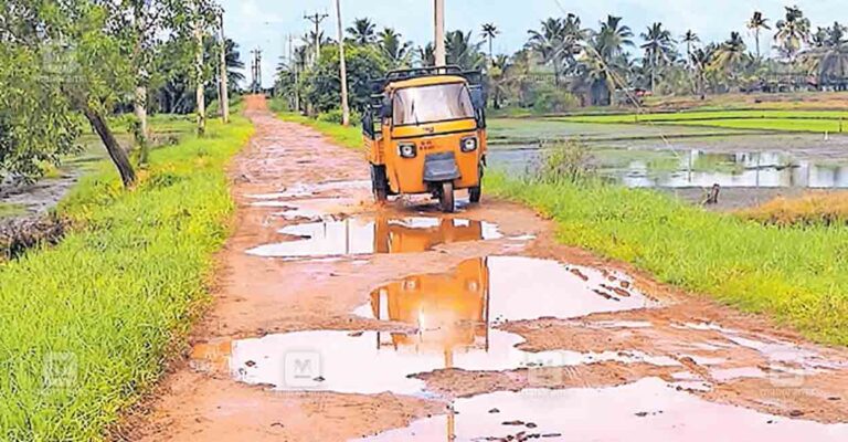kapikad-kallupura-vakkethara-thottakam-road.jpg