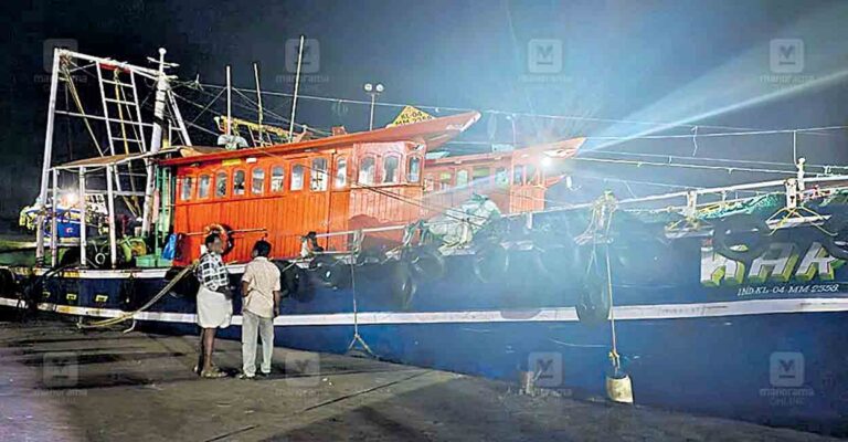 kollam-fishing-boat.jpg
