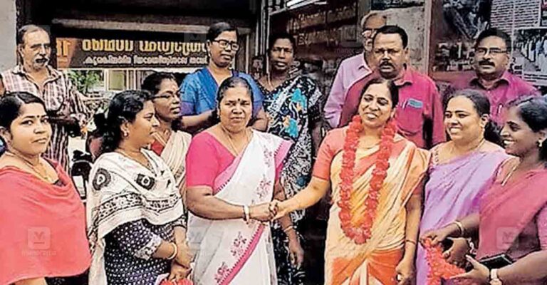 kollam-thirumukku-relay-satyagraha-kn-sreedvi-amma.jpg