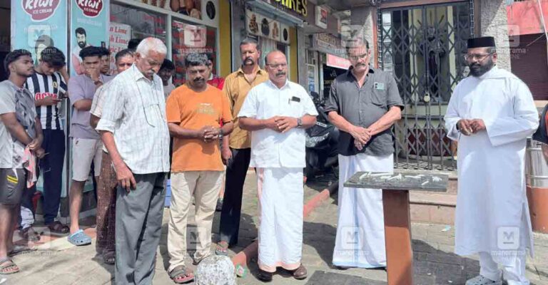 koottickal-youth-movement-cleans-signboards.jpg