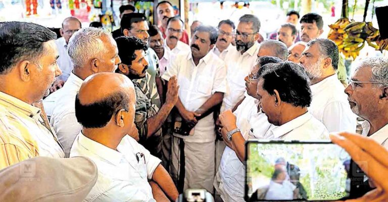 kozhikode-udf-team-listening-complaints-of-locals-ambalamukku.jpg