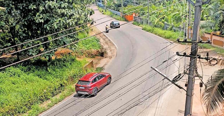 ktm-chembakkara-road-curve.jpg