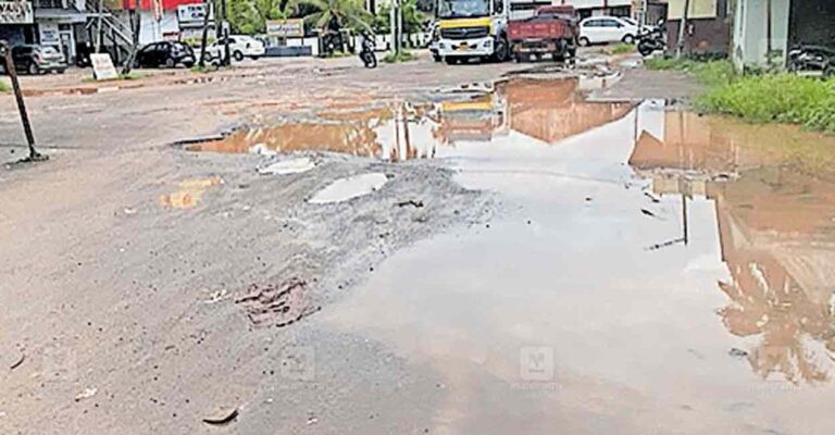mannar-bus-stand-road-issue.jpg