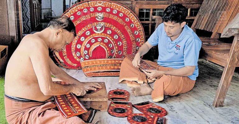 nileshwaram-theyyam-tradition.jpg