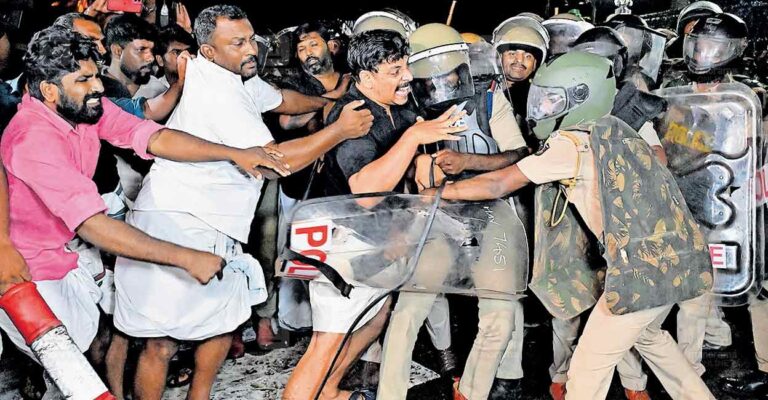 shafi-parambil-strike-issue.jpg