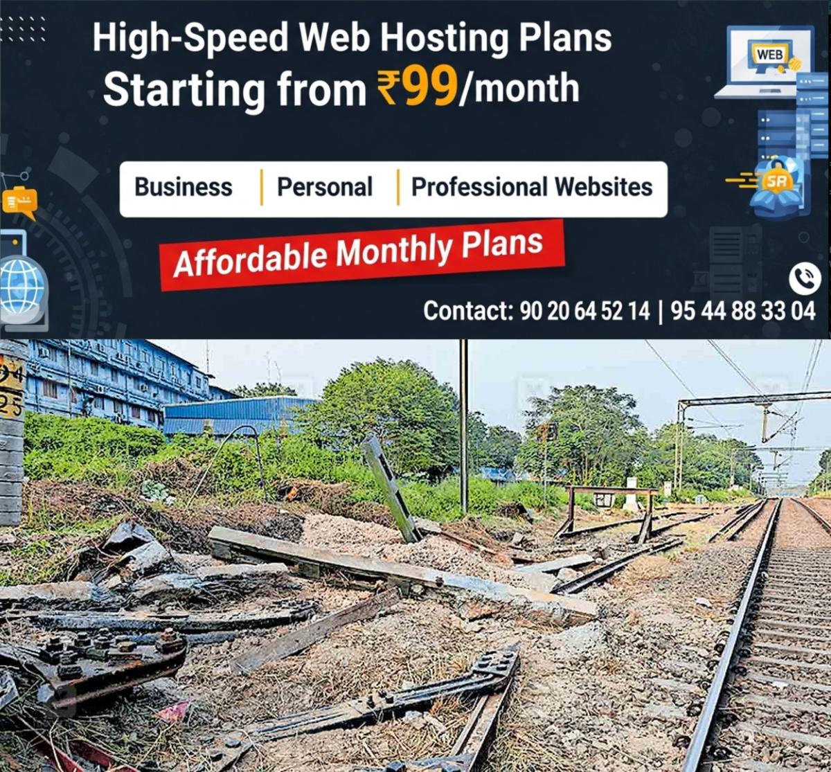 newskerala.net_1764568822_ernakulam-goods-train-accident-kalamassery