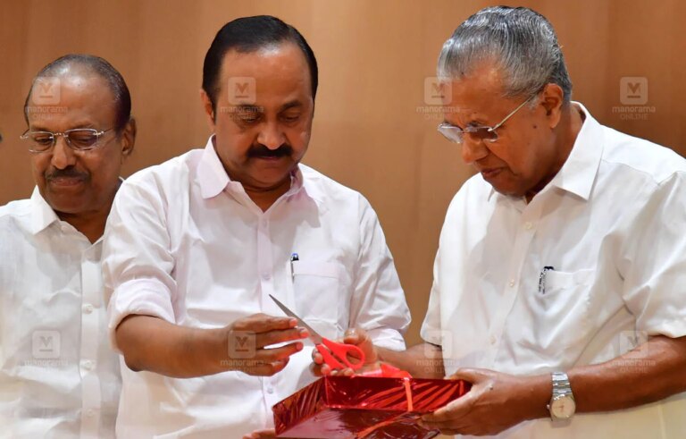 1779876629_v-d-satheesan-pinarayi.jpg