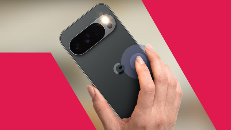 hand-double-tapping-the-back-of-a-google-pixel-phone-to-turn-on-the-flashlight.png
