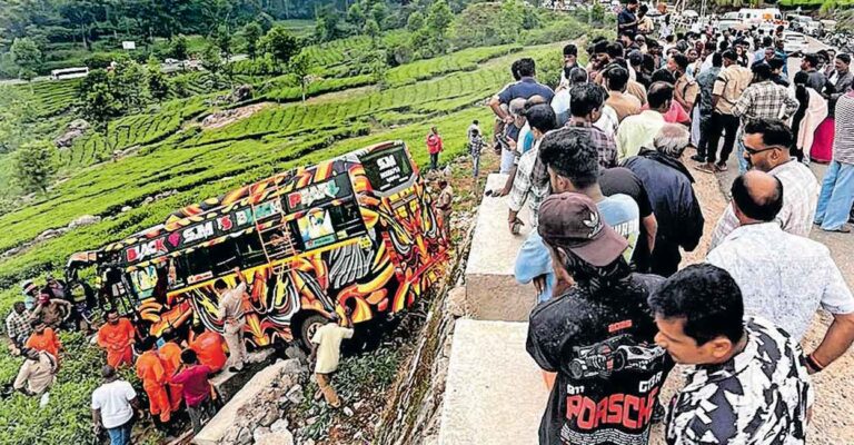 poopara-bus-accident-fatalities.jpg