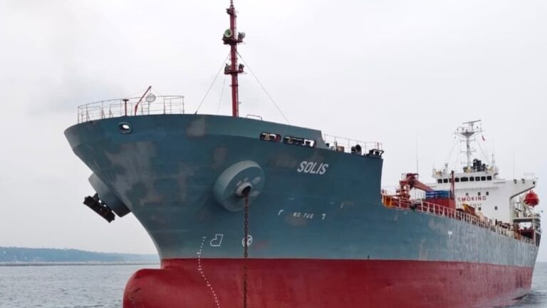 w-1280h-720format-jpgimgid-01ksnhbt4hv2a72p7qwvc2a9esimgname-vizhinjam-ship-1779913058449.jpg