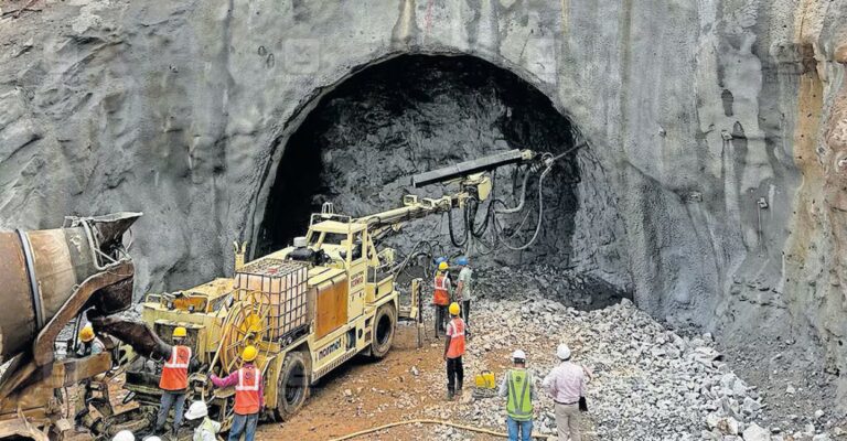 aanakkampoyil-kalladi-tunnel-construction-2.jpg