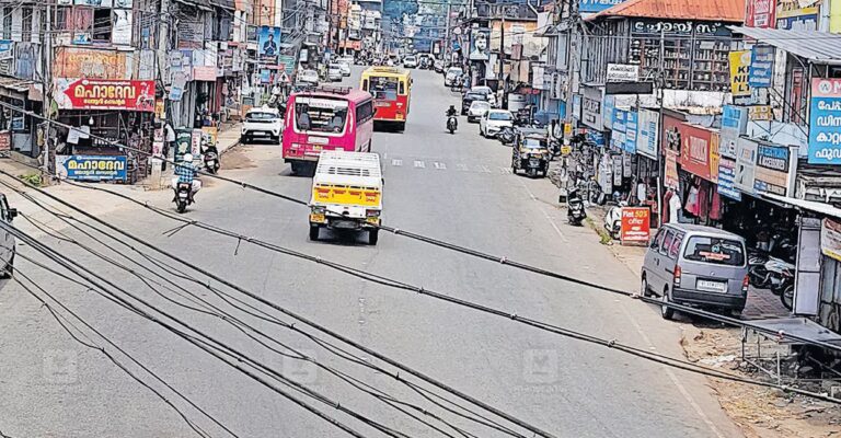aluva-munnar-road-1.jpg