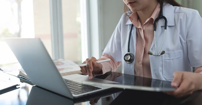 high-salaries-offered-to-doctors-in-uk-immigration-centers-health-news.jpg