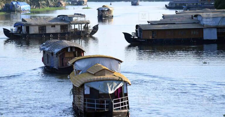 house-boat.jpg