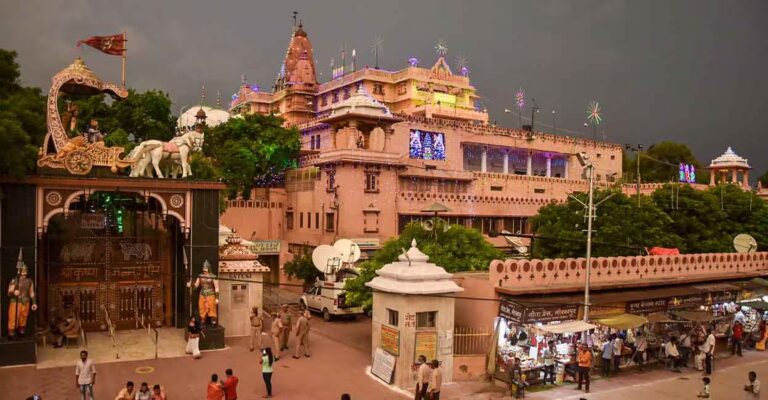 mathura-sree-krishna-temple.jpg