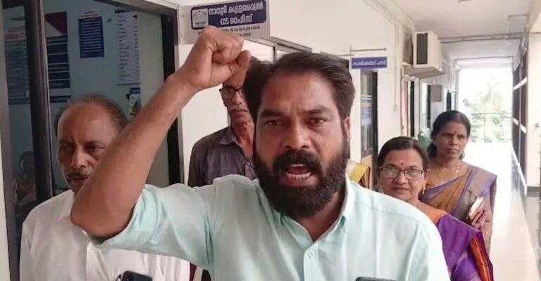 mavoor-panchayath-protest.jpg