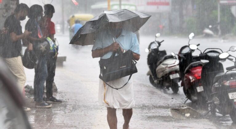 monsoons-Chance-of-widespread-rain-for-five-days.jpg