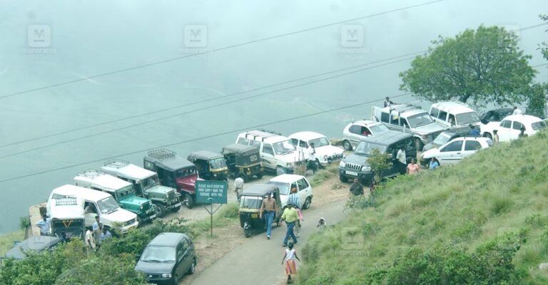 munnar-road.jpg