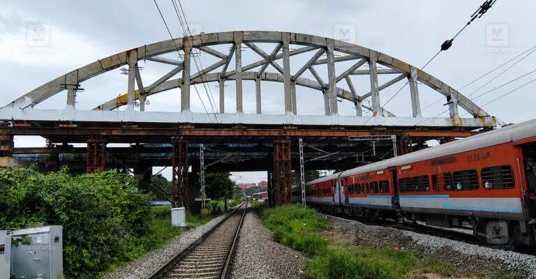 nh-66-edappally-bowstring-girder-installation-2.jpg