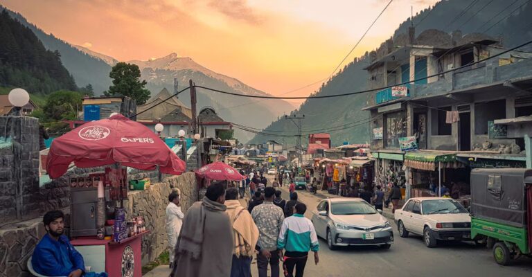 pakistan-market-sq.jpg