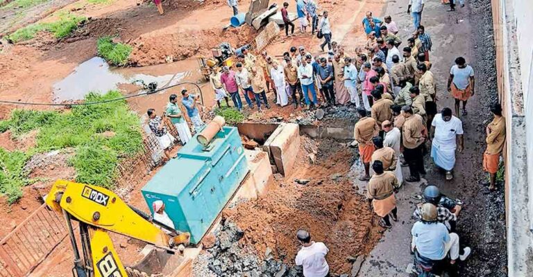 periya-road-collapse-disaster-averted.jpg