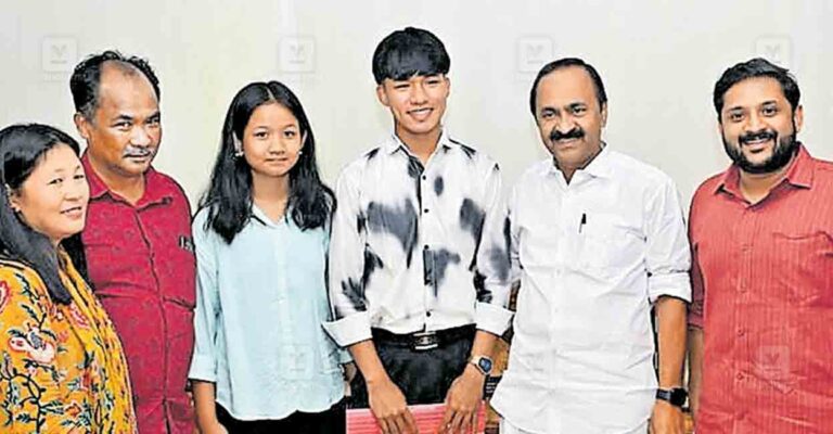 plus-two-topper-degree-admission-kerala.jpg