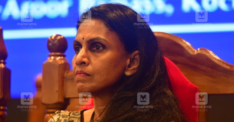 r-sreelekha.jpg