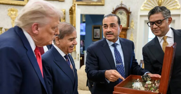 shehbaz-sharif-donald-trump-and-asim-munir-3.jpg