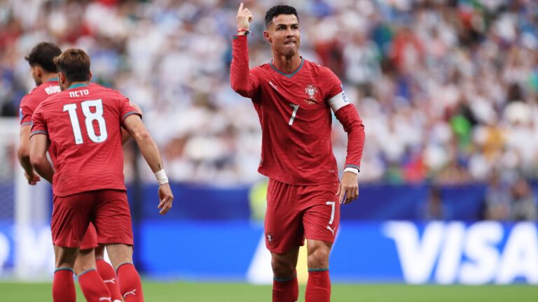 w-1280h-720format-jpgimgid-01kvty6kbekqfy46a7nmxw568aimgname-cristiano-ronaldo-1782241774958.jpg
