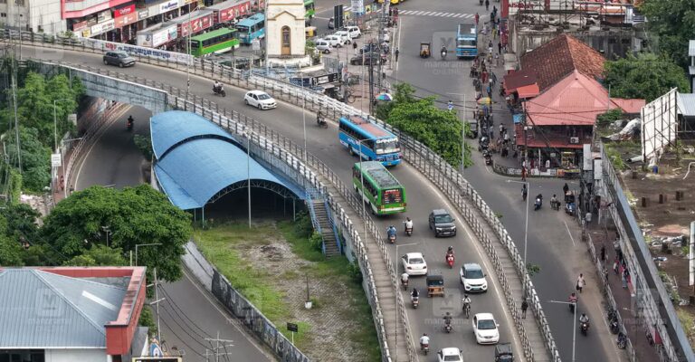 Chinnakada-Bridge-Kollam.jpg