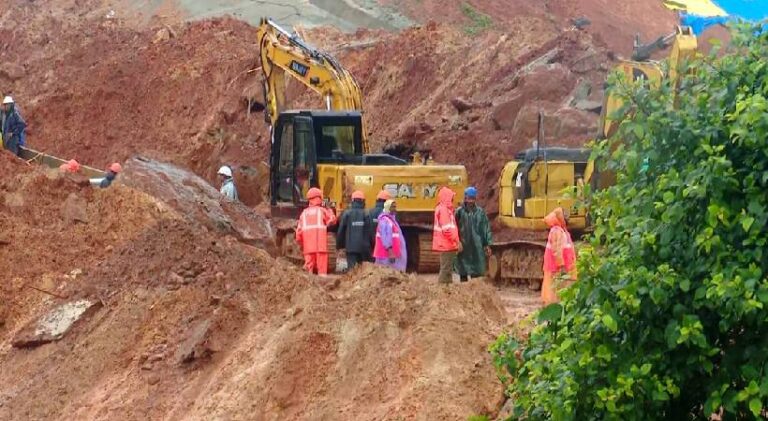 Kalladi-landslide-1-2.jpg