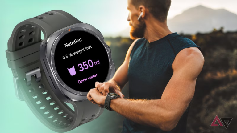 a-runner-checks-a-galaxy-watch-ultra-2-showing-a-hydration-alert.png
