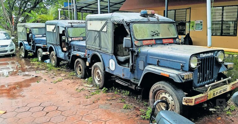anthikad-excise-vehicle-crisis-1.jpg
