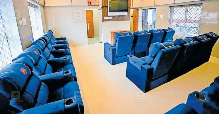 chalakudy-railway-station-ac-waiting-hall-1.jpg