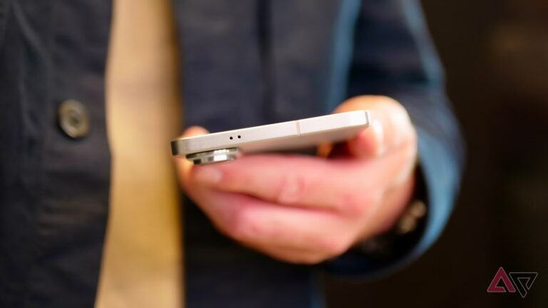 galaxy-s25-edge-top.JPG