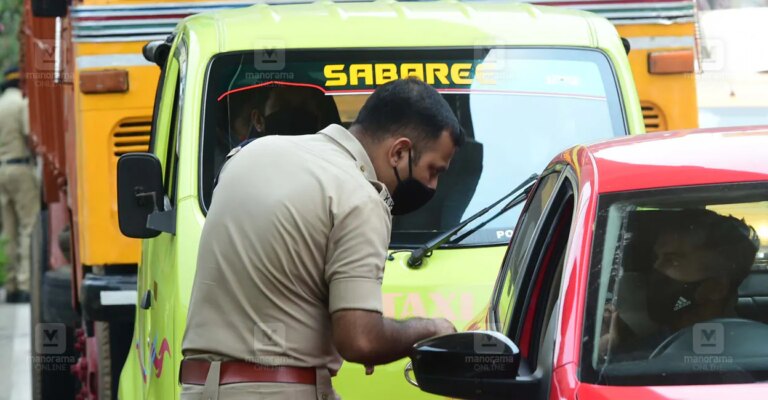 kerala-traffic-police.jpg