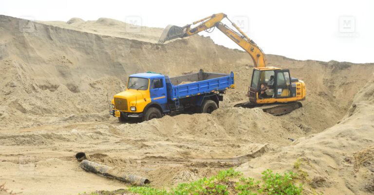 kmml-sand-mining-1.jpg