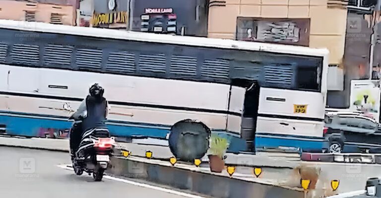 ksrtc-bus-open-door-1.jpg