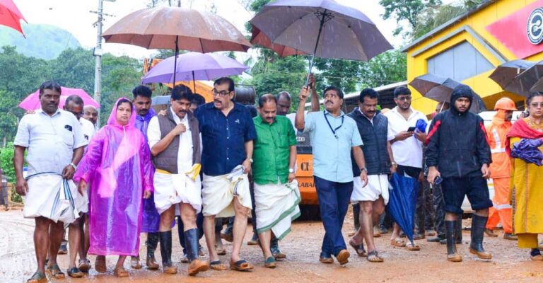 ministers-at-wayanad.jpg