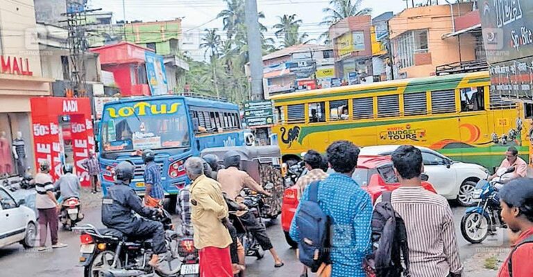 road-block-trivandrum.jpg