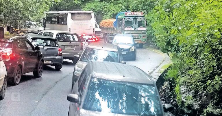 thamarassery-churam-traffic-1.jpg