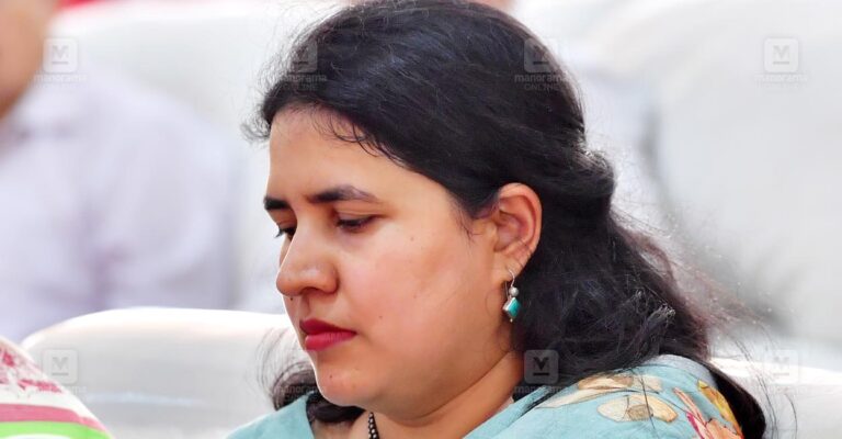 veena-vijayan-manorama1.jpg