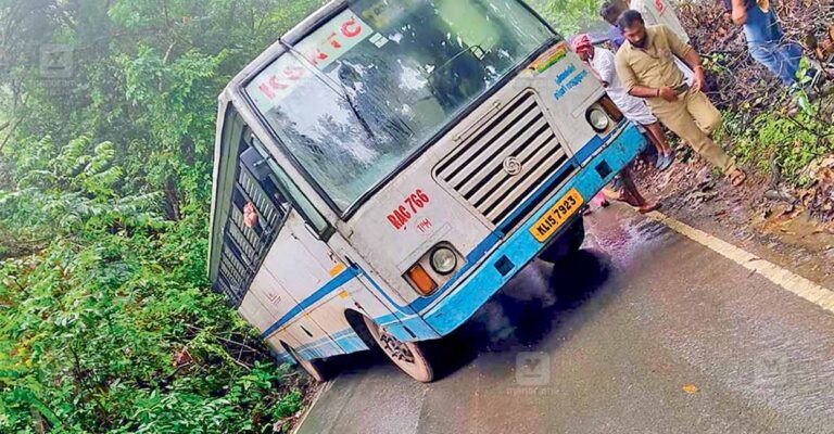 wayanad-bus.jpg